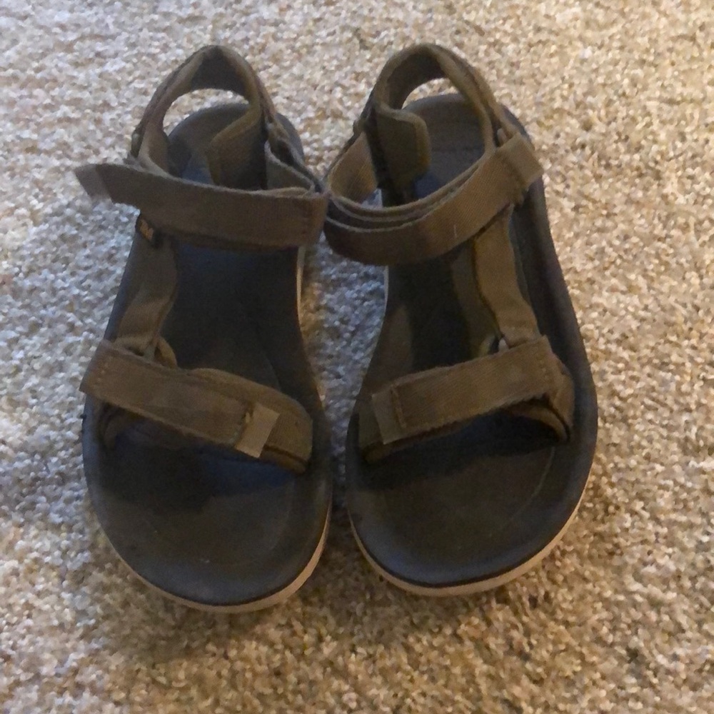 Olive green and cream used Tevas size 8